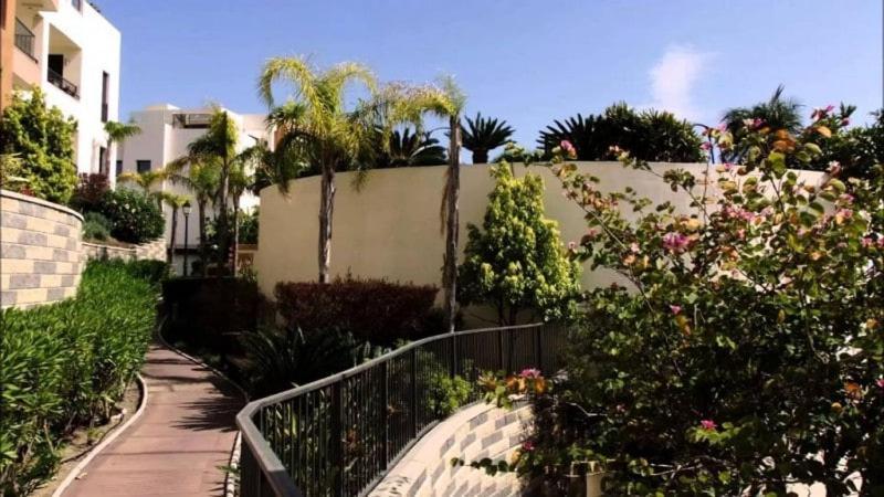 Spacious With 3 Pools & Gym Apartament