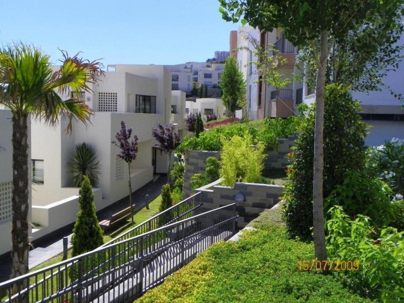 Spacious With 3 Pools & Gym Apartament